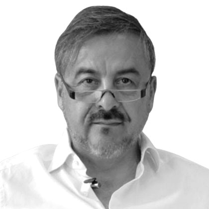 Raúl <br />Medina